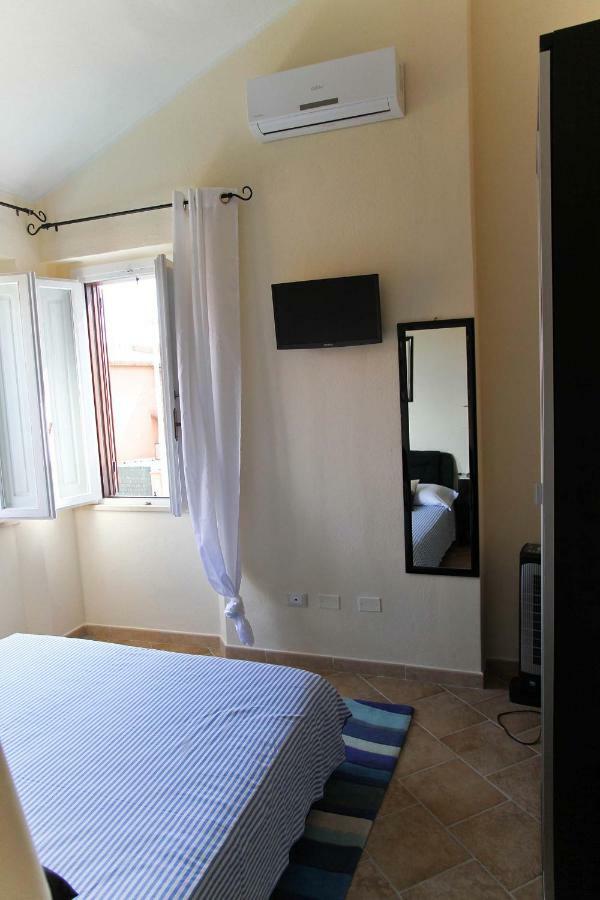 Los Flamingos Bed and Breakfast La Maddalena  Exterior foto