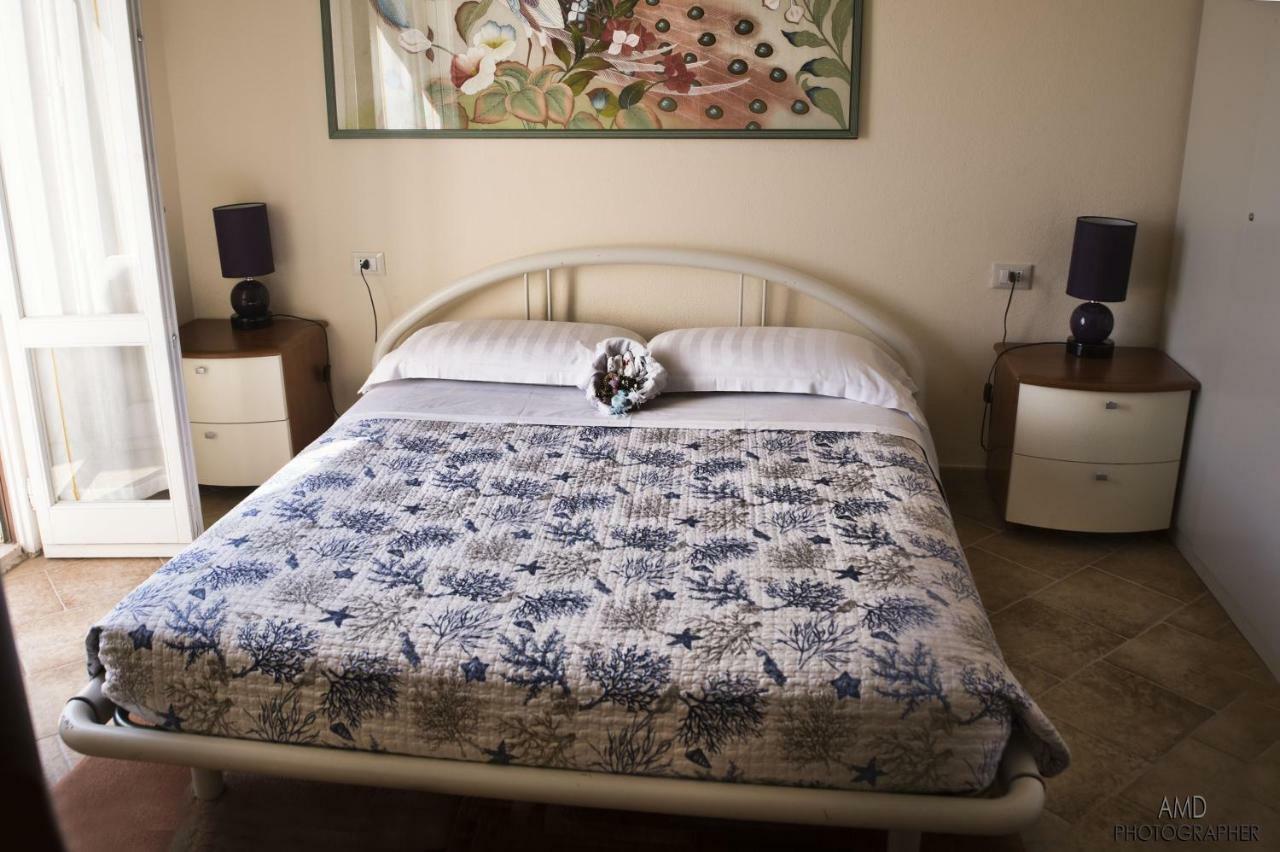 Los Flamingos Bed and Breakfast La Maddalena  Exterior foto
